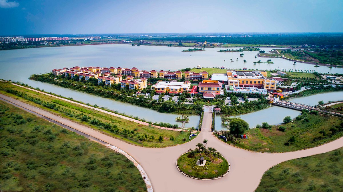 Mayfair Lake Resort, Raipur